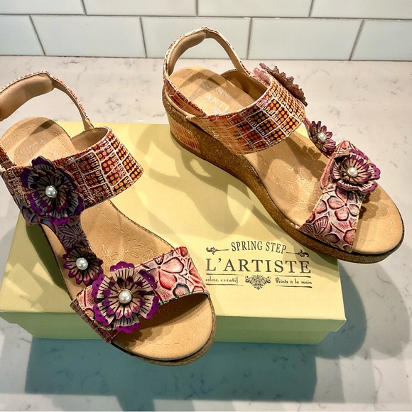 L’ ARTISTE Wedge Sandal - Picture 6 of 7